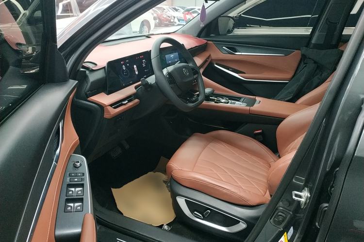 Used Changan CS75 PLUS 2024 3rd Generation Champion Edition 1.5T Intelligent Drive Dynamic Model
