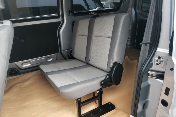 Used Jinbei Hiace X30 2023 1.5L Super-Comfortable Passenger Van 5/6/7-Seater Non-Air-Conditioned Version Model SWC15M