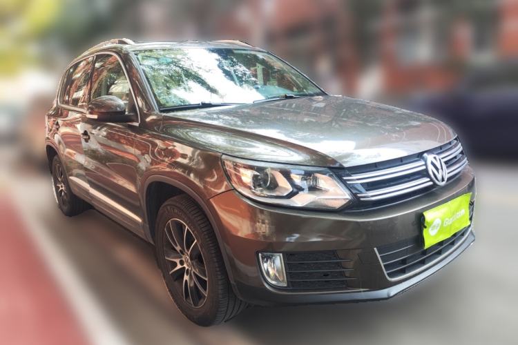 Used Volkswagen Tiguan 2015 1.8TSI Automatic Two-Wheel Drive Luxury Model Front Right 45 Deg