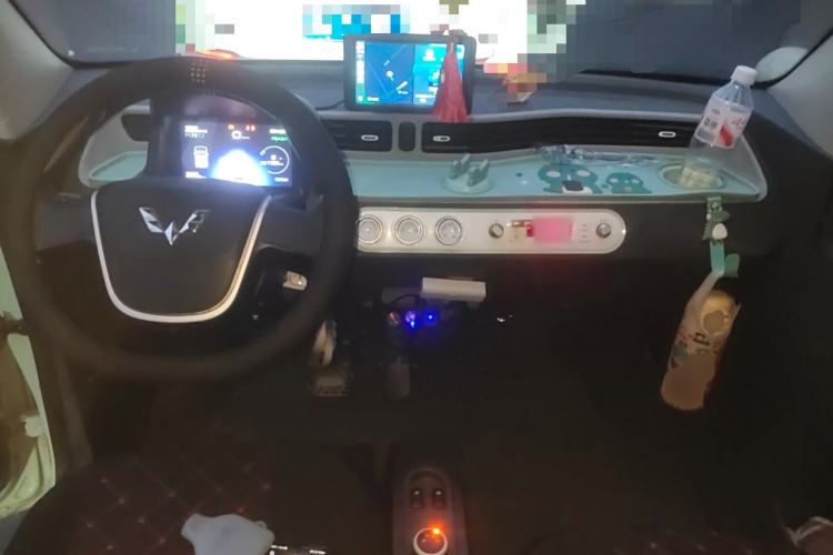 Used Wuling Hongguang MINIEV 2021 Macaron Premium Model – Lithium Iron Phosphate Center Console