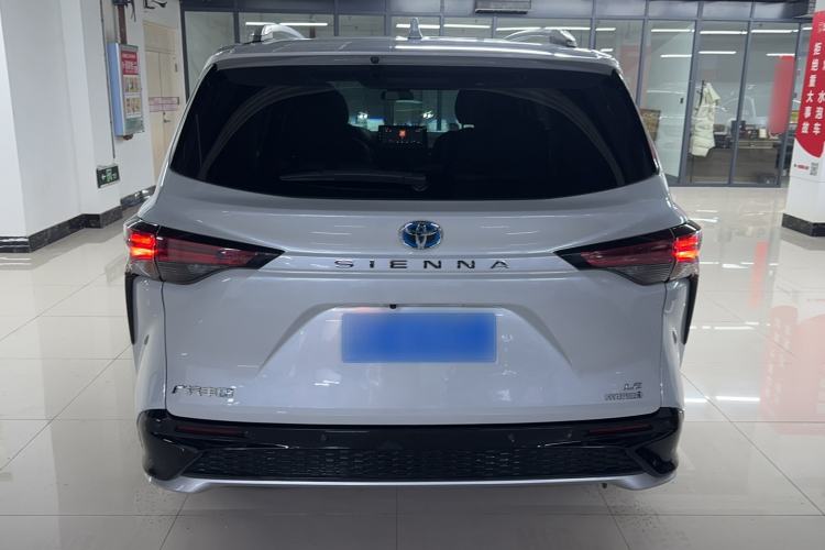 Used Toyota Sienna 2023 2.5L Hybrid Comfort Edition
