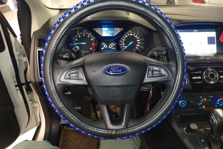 Used Ford Focus 2018 Hatchback Classic 1.6L Automatic Trendy SmartDrive Edition
