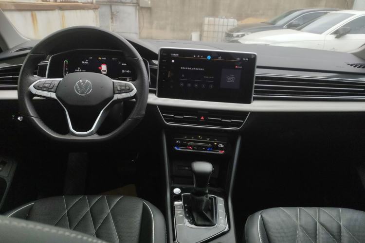 Used Volkswagen Tiguan L 2024 300TSI Automatic Two-Wheel Drive Smart Edition
