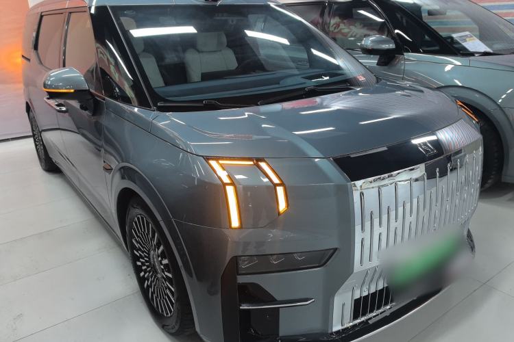 Used Zeekr 009 2024 Six-Seat Executive Version 4WD 108 kWh
