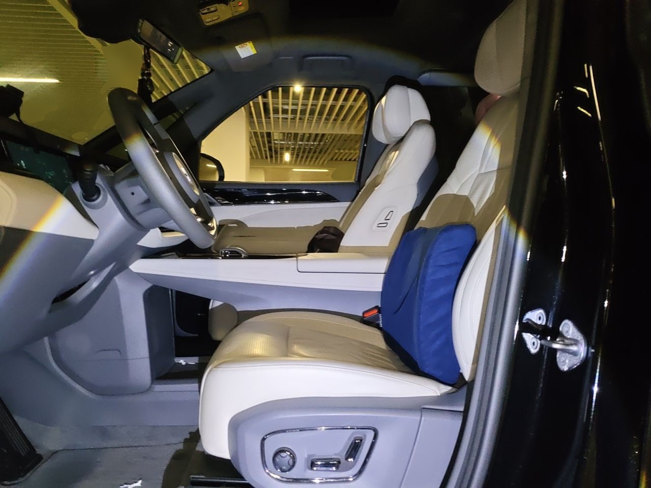 Zeekr 009 2024 7-Seater Walk-Through Version Four-Wheel Drive 108 kWh — снимка 15