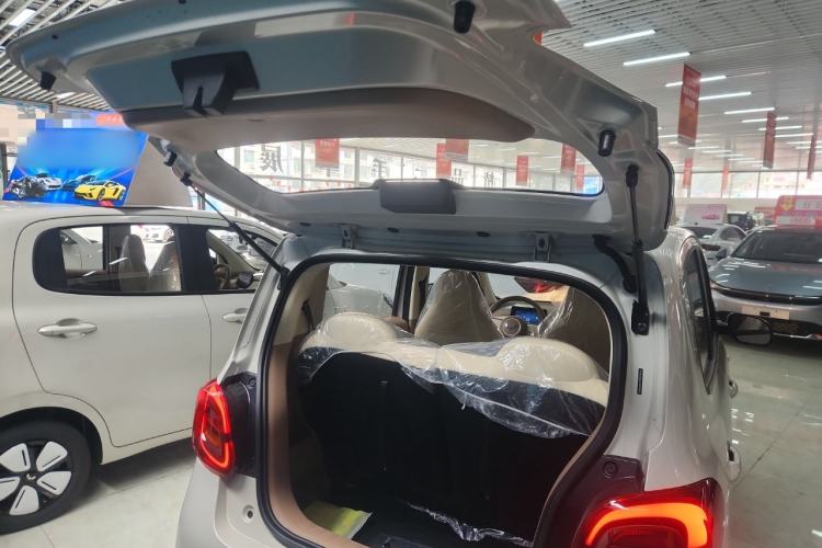 Used Wuling Hongguang MINIEV 2025 Four-Door Version Advanced Edition Trunk