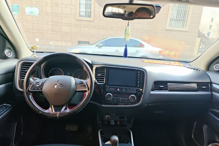 Used Mitsubishi Outlander 2018 2.0L Two-Wheel Drive Glory Edition 5 Seats