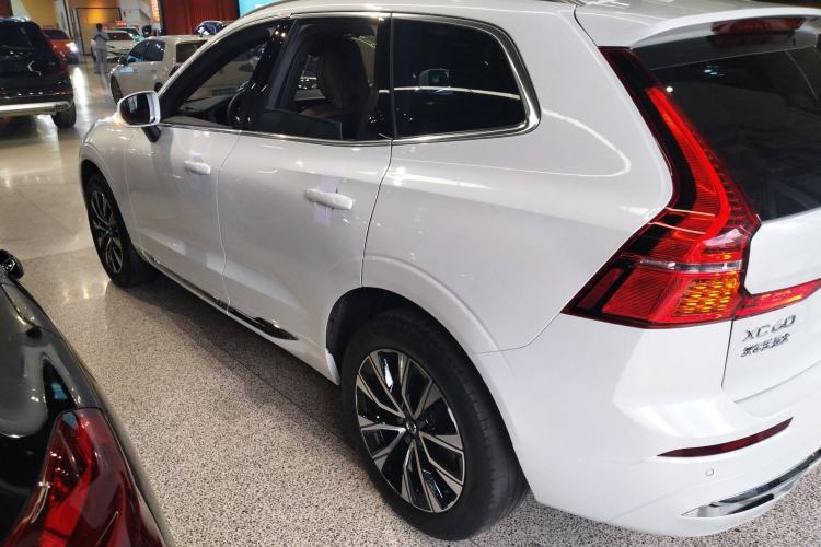 Used Volvo XC60 2023 B5 4x4 Smart Luxury Edition
