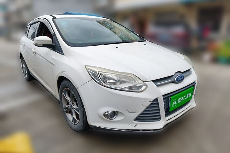 Used Ford Focus 2012 Hatchback 1.6L Automatic Fashion Edition Front Right 45 Deg