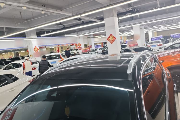 Used Hongqi HS5 2022 Facelifted Version 2.0T Smart Connect Flagship All-Wheel-Drive Edition
