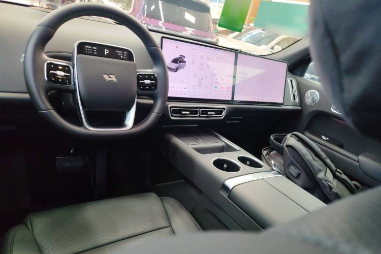 Used Li Auto L8 2025 Ultra Smart Refreshed Edition Center Console