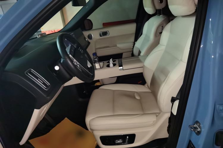 Used Li Auto L8 2023 Pro Model
