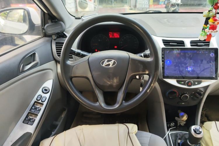 Used Hyundai Verna (older generation) 2014 1.4L Manual Smart GLS Trim