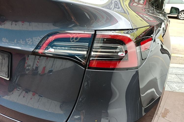Used Tesla Model Y 2021 Long-Range All-Wheel-Drive Version 3D7
