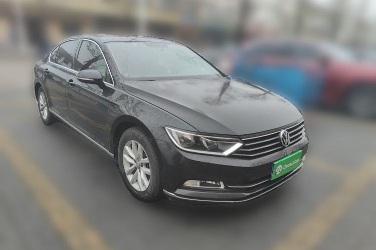 Used Volkswagen Magotan 2018 280TSI DSG Comfort Model Front Right 45 Deg