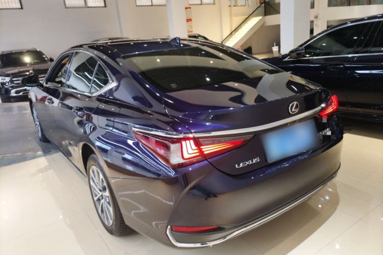 Used Lexus ES 2023 200 Excellence Edition Rear Left 45 Deg