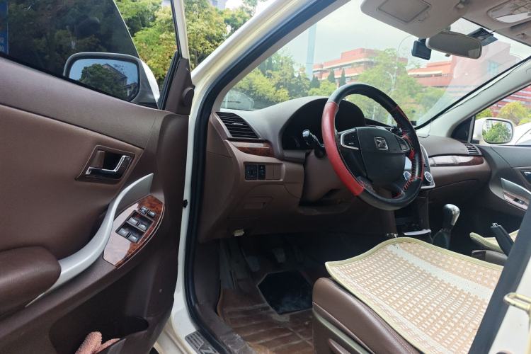 Used Zotye Z300 2014 1.5L Urban Edition Manual Luxury Model Driver Seat