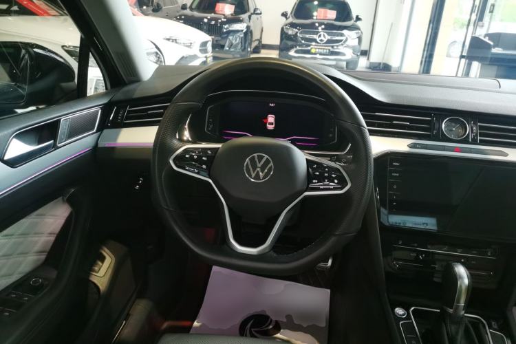 Used Volkswagen Magotan 2024 2 Million Units Zhongxiang Version 330TSI DSG Luxury Edition