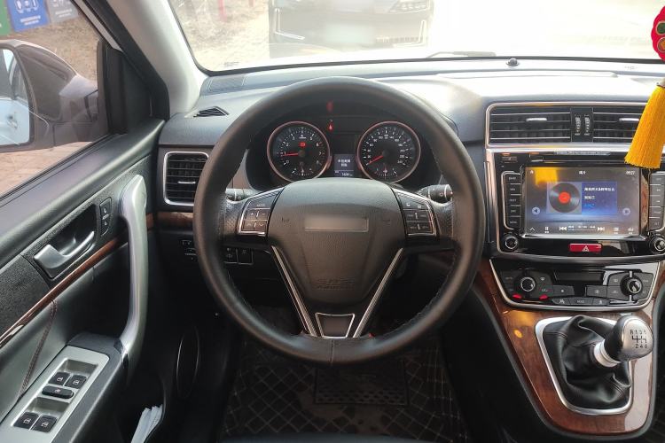 Used Haval H6 2015 Revised Version Sport Edition 1.5T Manual Transmission Two-Wheel Drive Elite Grade