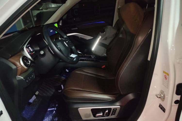 Used Wey VV6 2021 2.0T Two-Wheel Drive Smart Plus