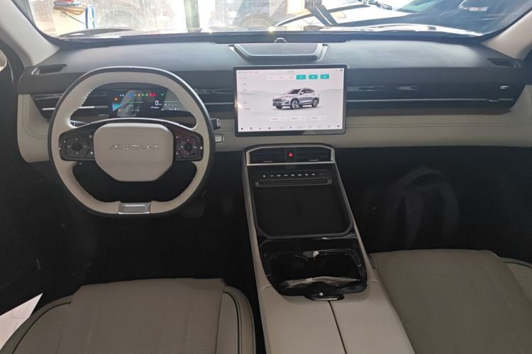 Used JETOUR Dashing 2025 1.5TD DCT Luxury Edition Center Console