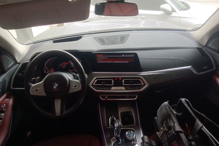 Used BMW X5 2022 xDrive 30Li Luxury M Sport Package Center Console