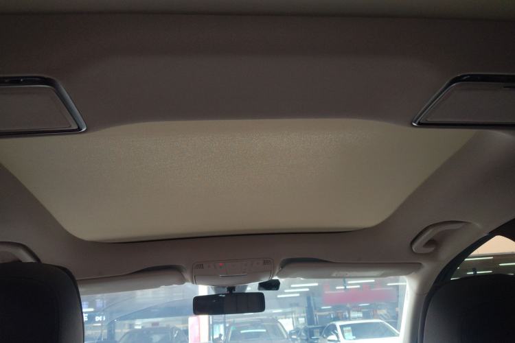 Used Mercedes-Benz E-Class 2023 Updated E 300 L Luxury Edition Headliner