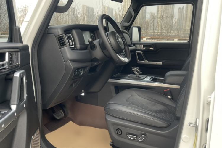 Used 212 T01 2024 2.0T Mechanic
