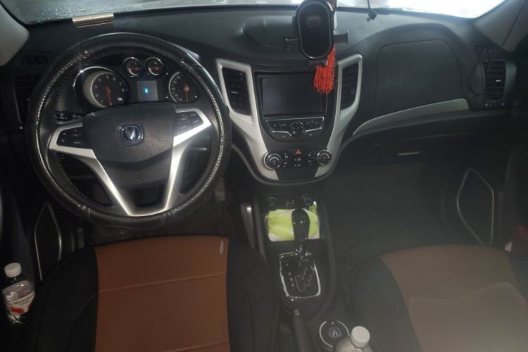Used CHANGAN CS35 2015 1.6L Automatic Prestige Model China V Standard Center Console
