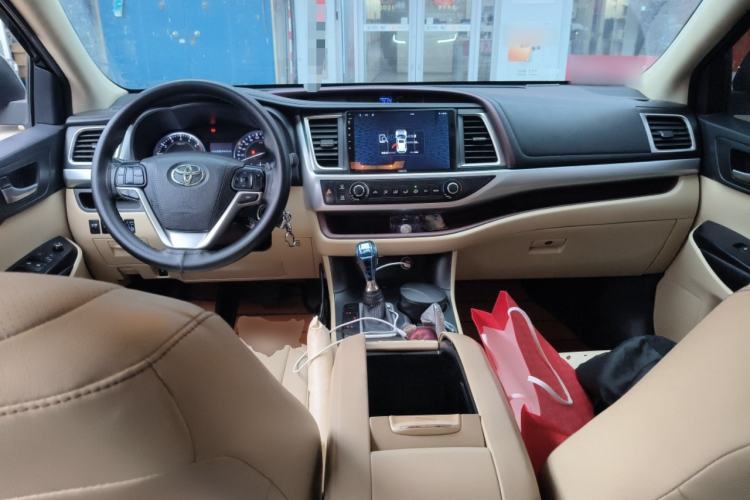 Used Toyota Highlander 2015 2.0T Two-Wheel Drive Elite Edition 7 Seats
