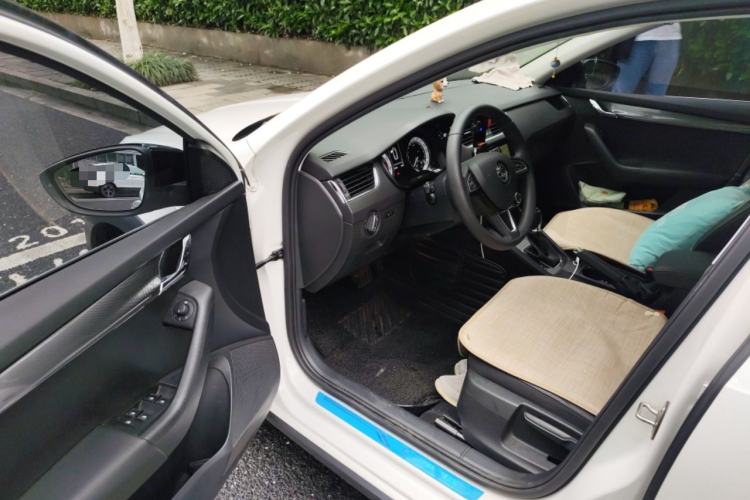 Used Skoda Octavia 2019 TSI230 DSG Luxury Edition Station Wagon China V Standard Driver Seat