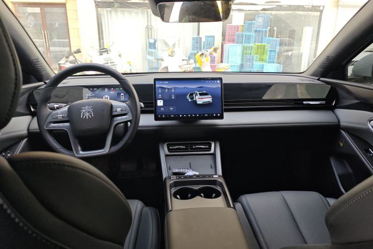 Used BYD Qin L 2025 EV 470KM Leading Edition Center Console