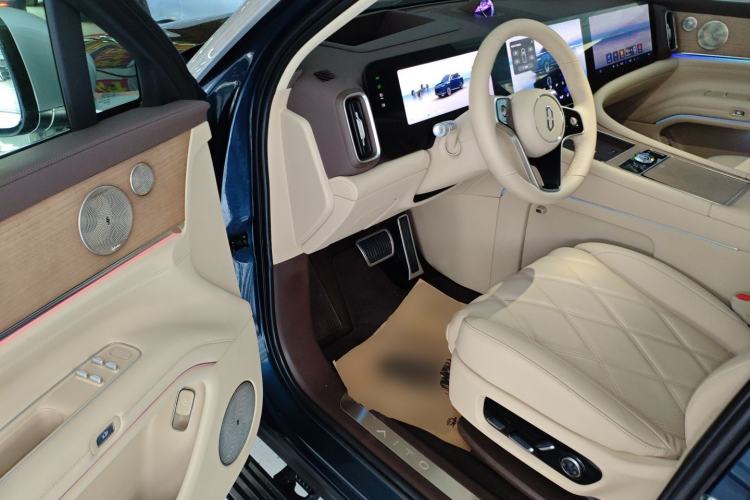 Used Hima AITO M9 2025 Extended-Range Ultra Version 52 kWh 6-Seater
