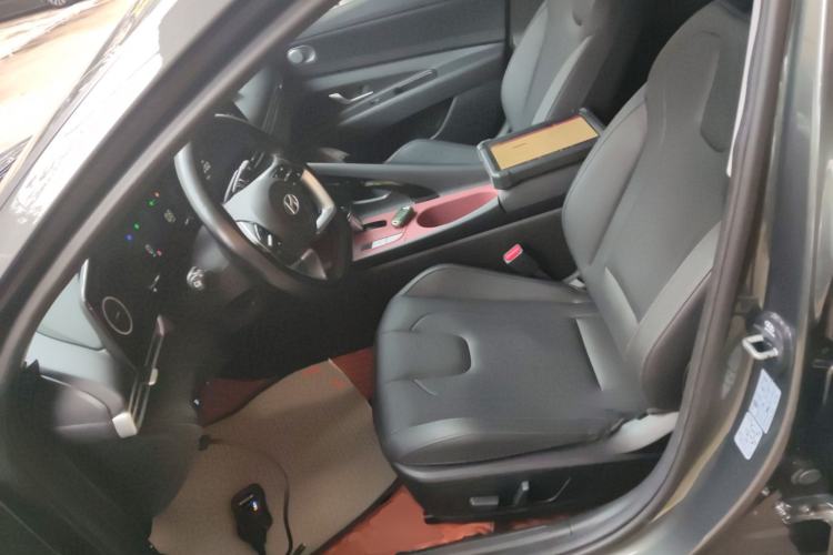 Used Hyundai Elantra 2023 1.5L CVT LUX Prestige Edition Left Front Seat