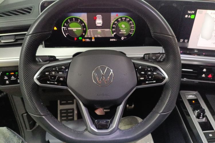 Used Volkswagen Tavendor 2023 380TSI Four-Wheel Drive R-Line Cruise Edition