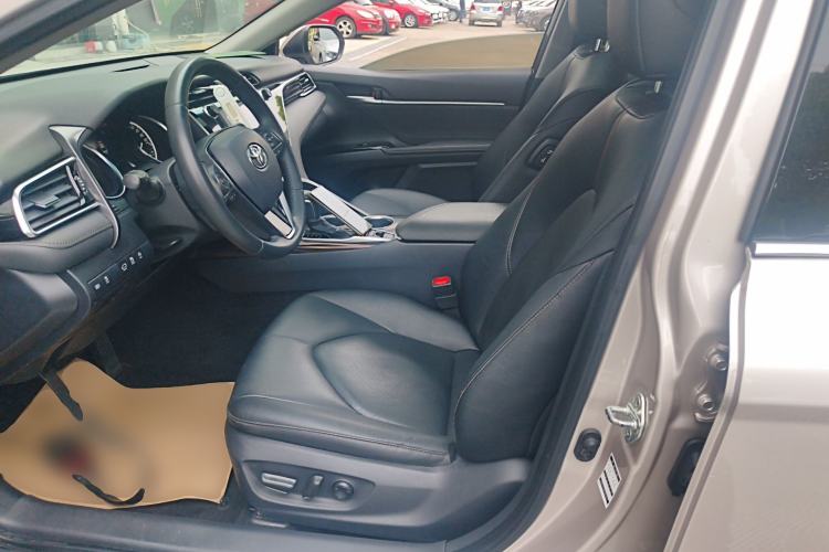 Used Toyota Camry 2019 Revised Version 2.0G Luxury Edition
