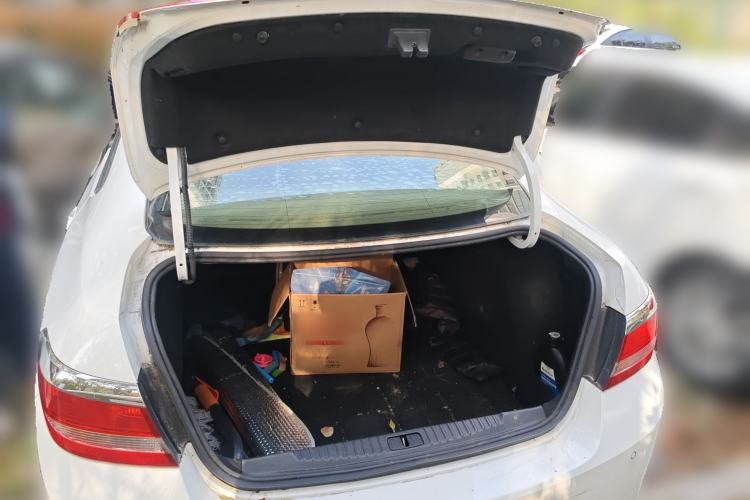 Used Buick GT 2013 GT 1.6L Automatic Fashion Edition Trunk