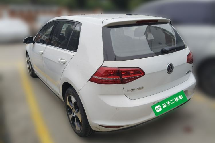 Used Volkswagen Golf 2015 1.4TSI Automatic Luxury Model Rear Left 45 Deg