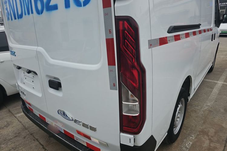 Used JMC E Fushun 2025 Model, Blind Window Version, 41.86 kWh, Short Axle, Low-roof, 3.0 tons