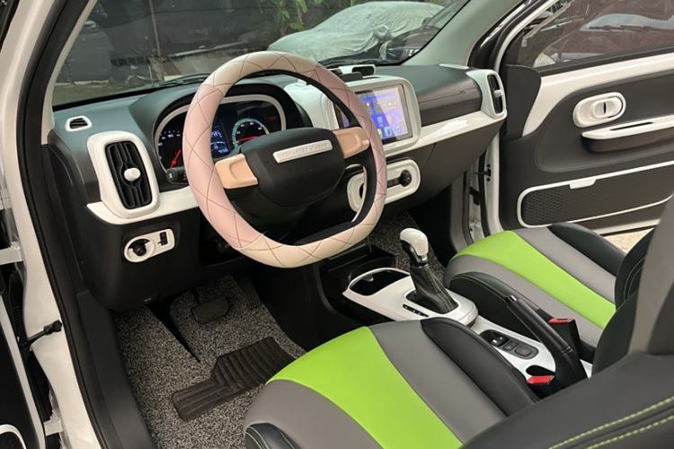 Used Roewe Clever 2021 302 km New Four-Seater Super-Efficient Version