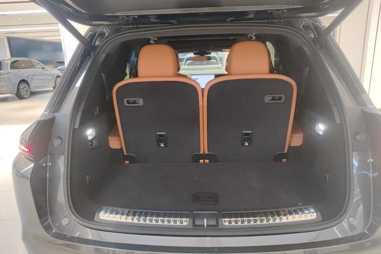 Used Li Auto L8 2025 Max Smart Refresh Edition Trunk