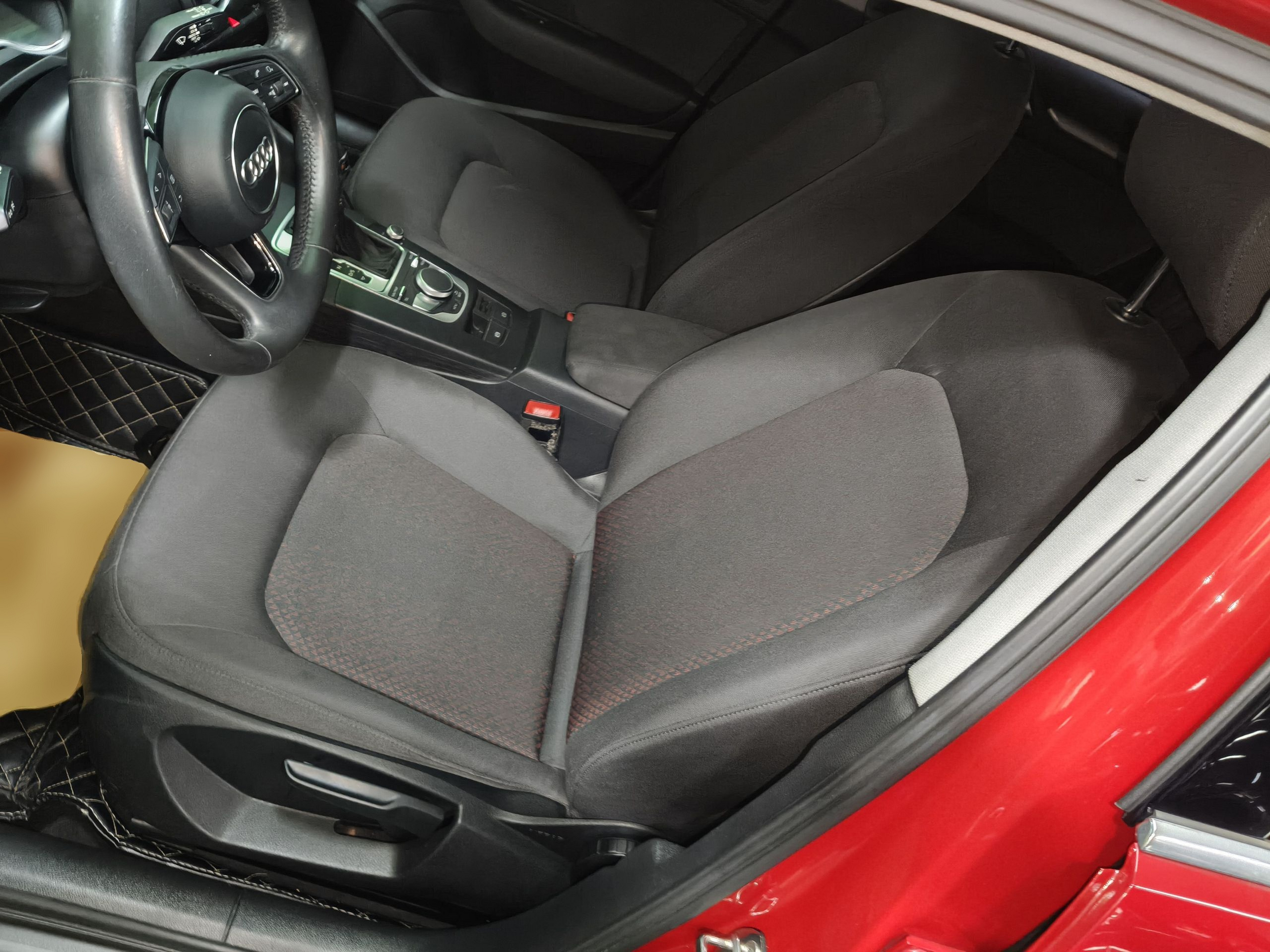 Interior delantero