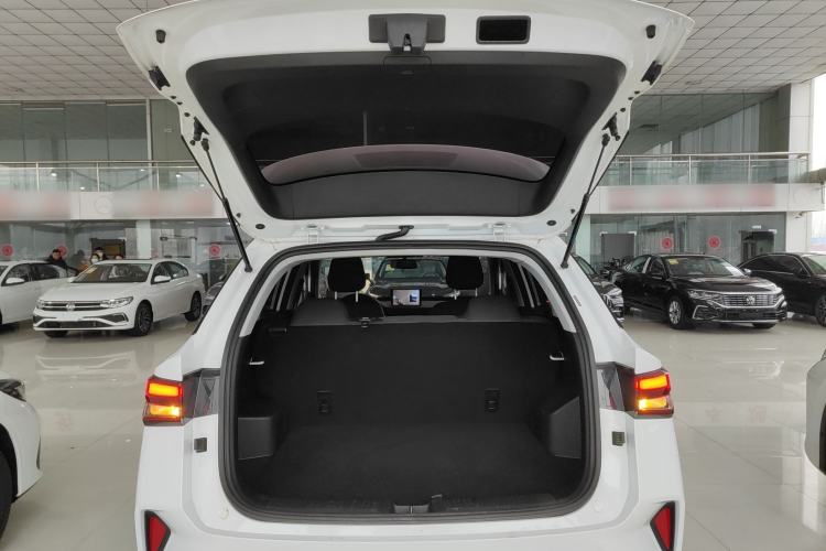 Used Wuling Alvez 2022 1.5L Manual Free-Style Model
