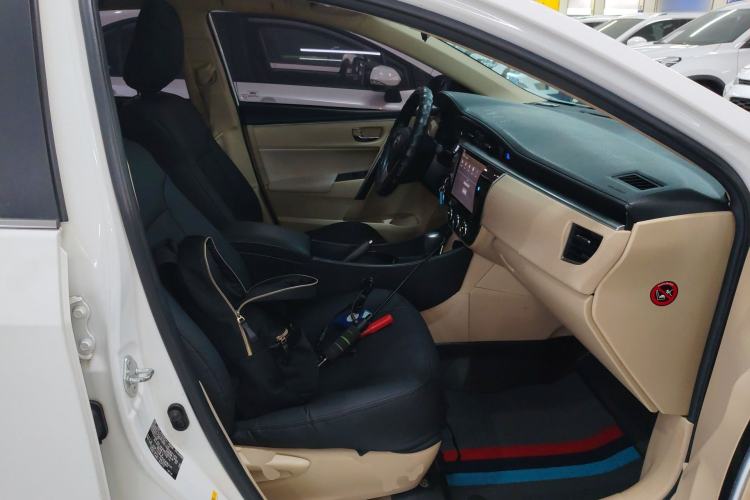 Used Toyota Corolla 2014 1.6L CVT GL-i Right Front Seat