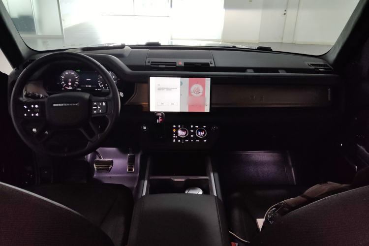Used Land Rover Defender 2025 110 3.0T P400 X Center Console
