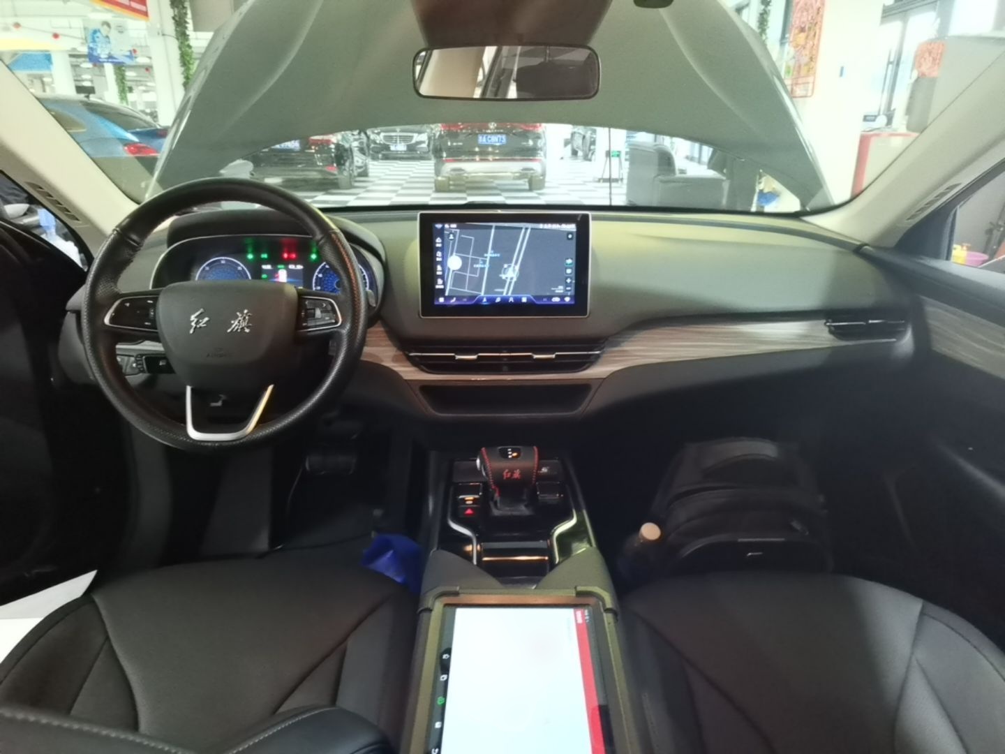 Hongqi E-QM5 2024 610 km PLUS — снимка 12