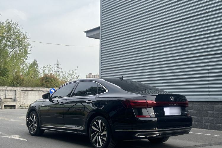 Used Volkswagen Passat 2024 380TSI Luxury Edition Exterior 5