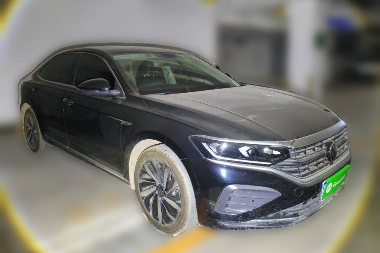 Used Volkswagen Passat 2024 330TSI Elite Edition Front Right 45 Deg