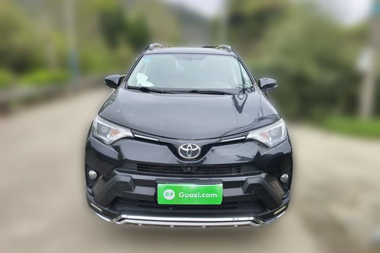 Used Toyota RAV4 2019 2.0L CVT Two-Wheel Drive Luxury Version China VI Standard