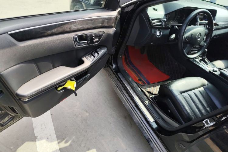 Used Mercedes-Benz E-Class 2010 E 200 CGI Elegant Model Driver Seat